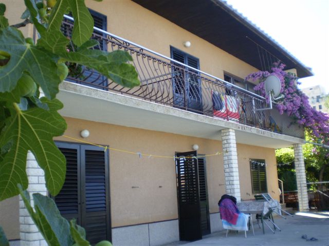 photo2