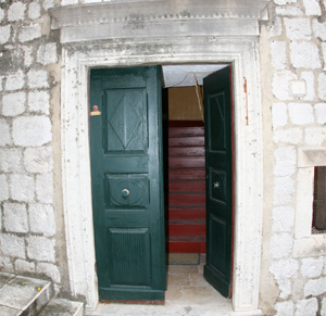 photo1