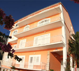 photo1