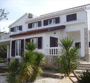 photo1