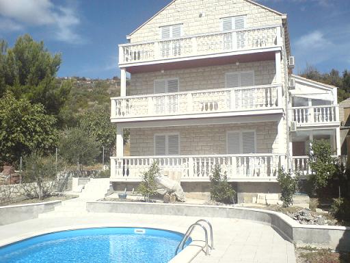 photo1